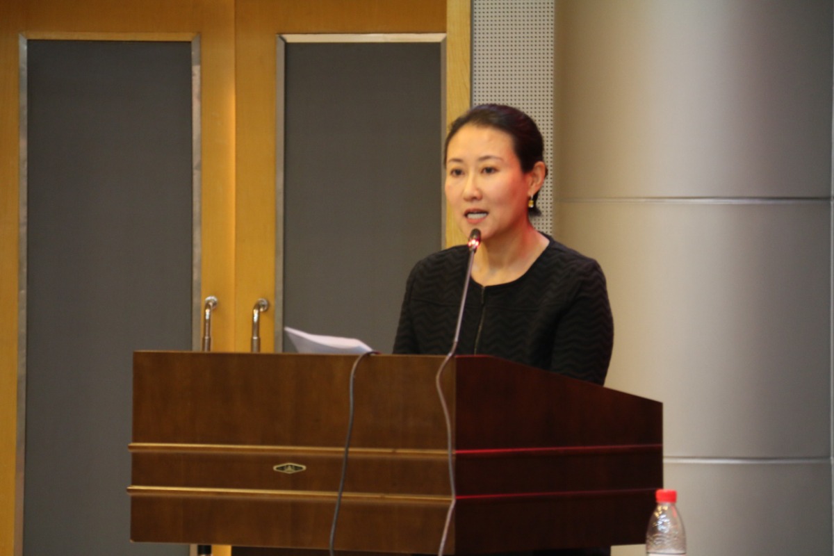 當(dāng)選第三屆理事會會長的慈銘集團董事韓小紅發(fā)表講話